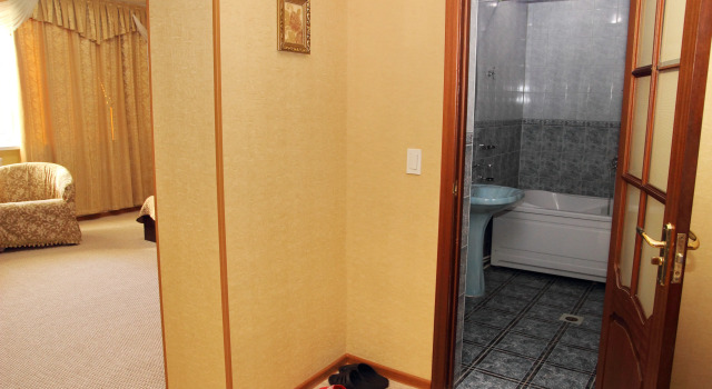 Gostinnyij Dvor Mini-Hotel, Buchen Sie Hotel SPA-Hotels in Bijsk, SPA