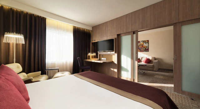 Двухместный просторный люкс с 2 комнатами Отель Novotel Москва Аэропорт Шереметьево