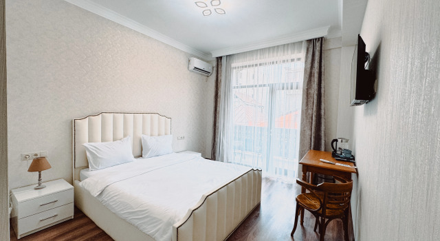 Standard Doppel Zimmer mit Balkon Armenia Hotel