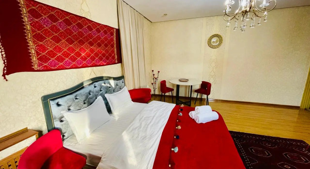 Квартира M.O.O.N. APARTMENTS Айбек 19 центр