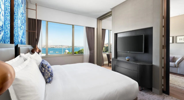 Люкс с видом на Босфор The Ritz-Carlton, Istanbul at the Bosphorus