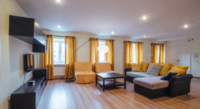 Piterstay 1 Nevsky 32, Забронировать Апартаменты/квартира Отели Санкт-Петербурга с парковкой, рядом с Станция метро «Сенная Площадь», Парковка