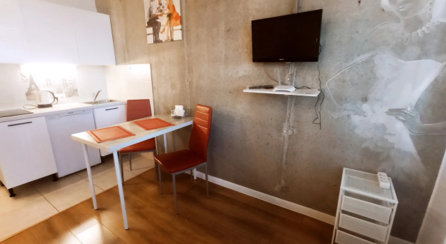 LoftStudiya V ZHK Flat, Prenota Appartamento Hotel a Samara con parcheggio, Parcheggio