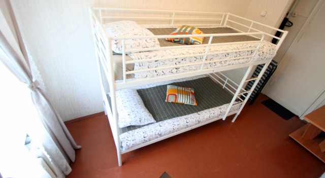 Кровать в общем номере (женский номер) с видом на город City Hostel