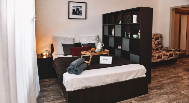 Апартаменты c 1 комнатой с балконом и с красивым видом из окна Однокомнатные RusDom Apartments в центре города