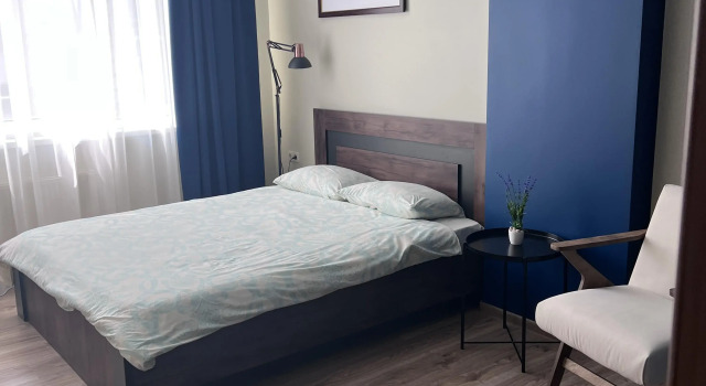 V Tsentre Vozle Naberezhnoy Apartments, Book Apartment Hotels in Sevastopol with Parking, Parking