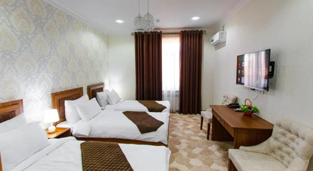 Camera tripla Standard HOTEL Diyor Gold