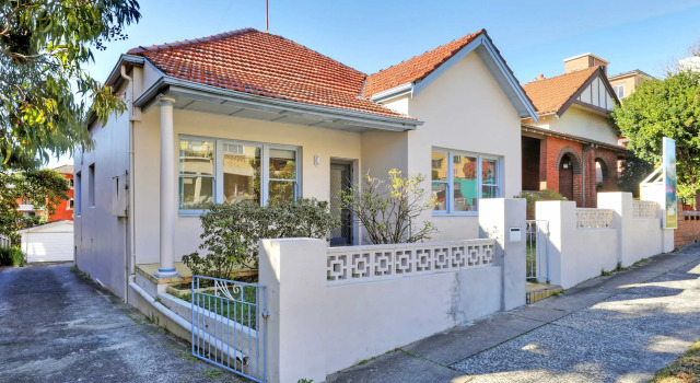 Апартаменты Private Beach House in Bondi
