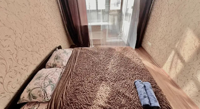 Apartment 2kV East Comfort on Shirotnaya 157, Prenota Appartamento Tjumen' 