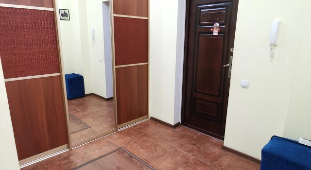 Двухместные апартаменты с балконом и с красивым видом из окна Апартаменты на Космонавтов 19