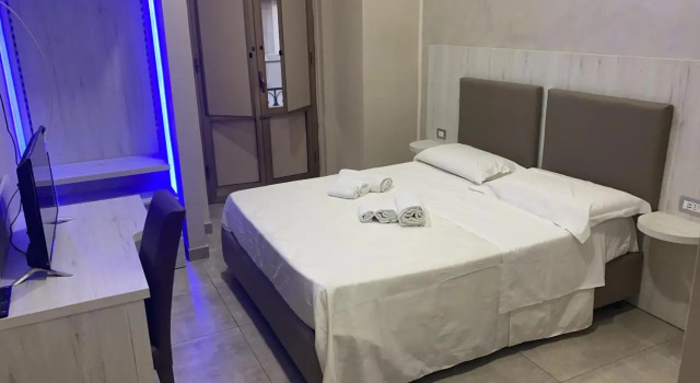 Hotel Poker, Забронировать Отель Отели Неаполя 3 звезды, рядом с Гарибальди, 3*
