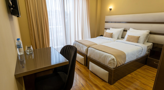 Двухместный номер Standard с балконом и с красивым видом из окна Отель Residence Plaza