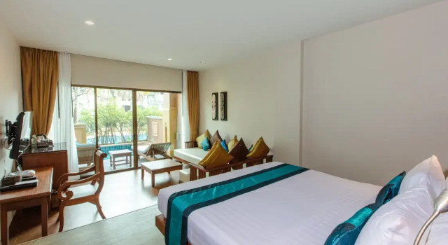 Номер Deluxe Pool Access Rawai Palm Beach Resort - SHA Extra Plus