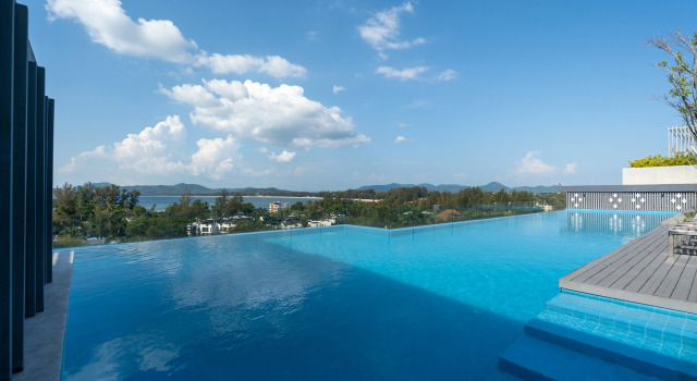 Отель Aristo Beach Resort condo by Roominger