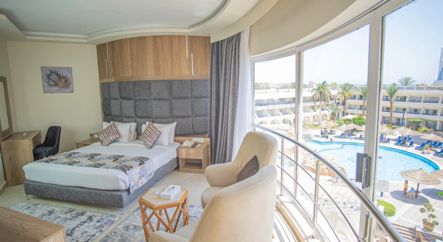 Люкс с балконом и с красивым видом из окна Seagull Beach Resort - Families and Couples Only