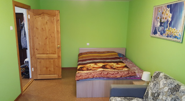 Na Kommunalnoy 45 Flat, Rezerwuj Apartament Hotele w Obwód pskowski z parkingiem, Parking
