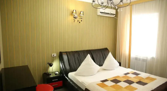 Полулюкс Sweet Home Hotel