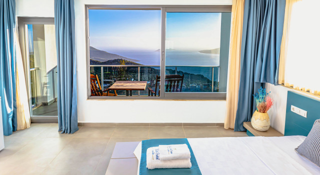Двухместный номер Deluxe с балконом и с красивым видом из окна Su Butik Hotel Kalkan