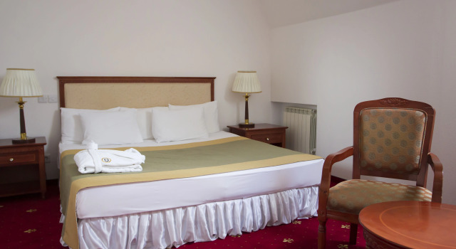 Двухместный номер Эконом Мансарда Atyrau Dastan Hotel