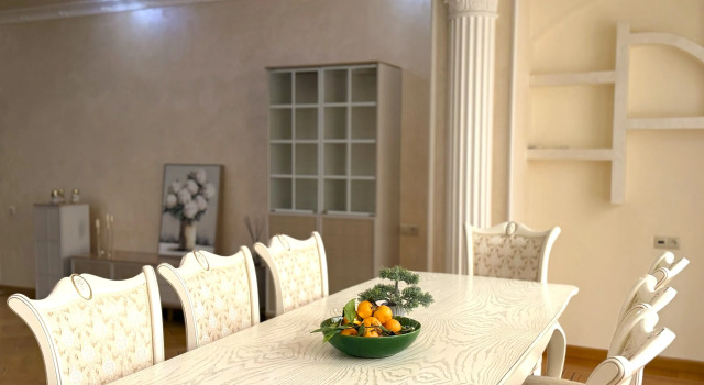 Апартаменты с балконом и с видом на внутренний двор Апарт-отель Sweet Home Exclusive