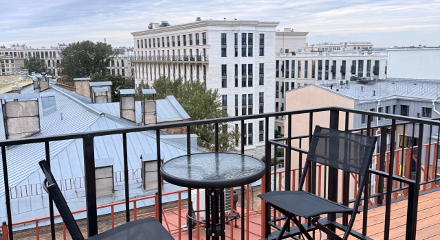Dvukhetazhnaya v Tsentre s Verandoj na Kryshe Flat, Reserva ahora Apartamento San Petersburgo Rusia