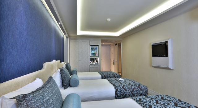 Трёхместный номер AHC Old City Hotel