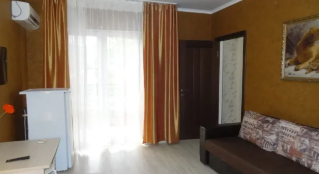 Четырёхместный номер Standard с балконом Akrit Hotel