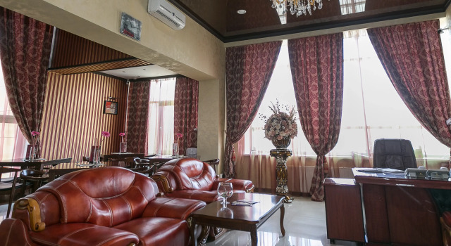 Golden House Отель