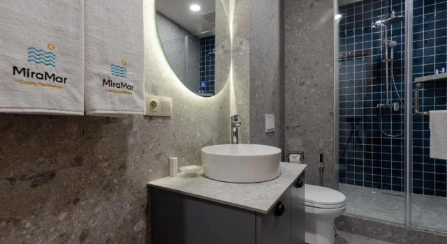 Люкс Panoramic с 3 комнатами с балконом и с красивым видом из окна MiraMar Luxury Residences