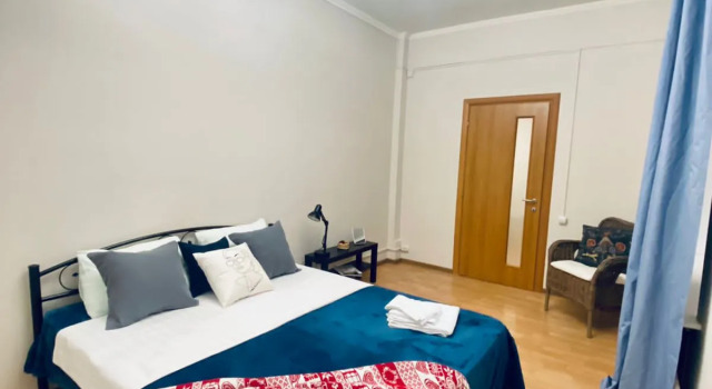 2h Komnatnaya Kvartira V Stalinke S 3h Metrovyimi Potolkami U Metro Apartments, Réserver Appartement Hôtels à SAO Area avec parking, Parking