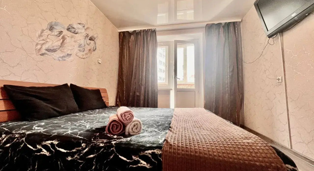 3kv Yuzhny SEC Favorit Cozy on Demyan Bedny 104 Apartments, Prenota Appartamento Hotel a Tyumen Region con parcheggio, Parcheggio