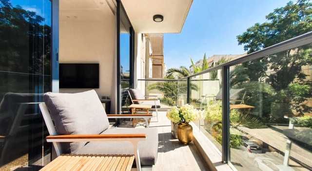 Апартаменты Charming Apartment Terrace Gordon TL61, Забронировать Апартаменты/квартира СПА-отели Тель-Авива, рядом с Парк независимости, SPA-услуги