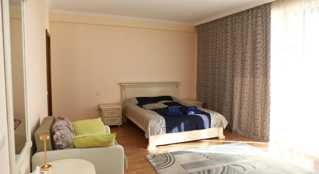 Dolphin Apartments 1, Book Apartment Yalta 
