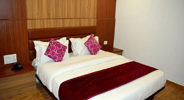 Palak Palace Hotel, Réserver Hôtel Bodakdev Gujarat