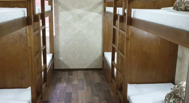 Кровать в общем номере (мужской номер) Хостел Rainbow House