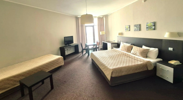 S Balkonom I S Vidom Na Volgu #508 Apartments, Prenota Appartamento Astrachan' Astrakhan Region