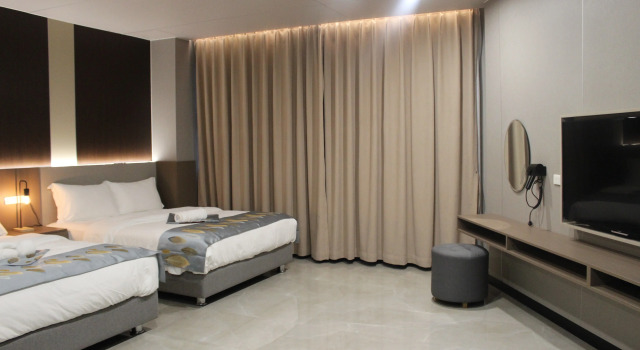 Полулюкс Skyport Hotel