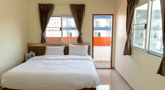 Отель Sea Inn Pattaya
