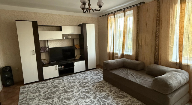 V Verhney Chasti Plesa Flat, Reservar Apartamento Hotéis em Golden Ring com estacionamento, Estacionamento