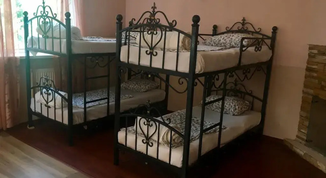 Кровать в общем номере Мини-Отель Say-house