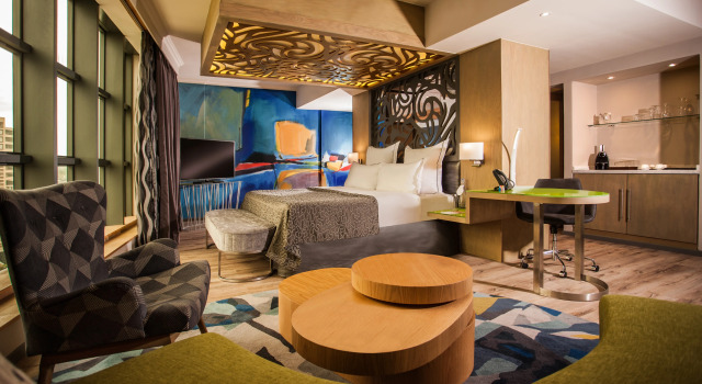 Двухместный полулюкс Hennessy Park Hotel