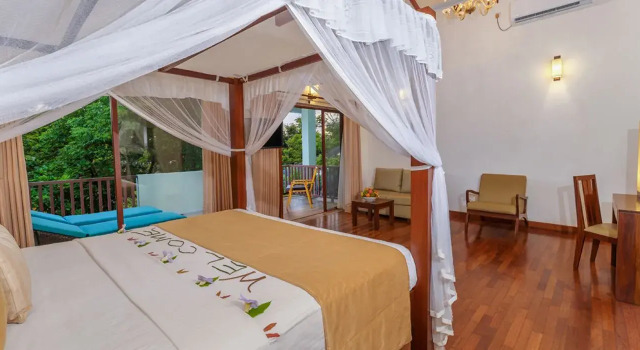 Люкс Deluxe с балконом и с видом на сад Курортный отель Siddhalepa Ayurveda Resort - All Meals, Ayurveda Treatment, Yoga