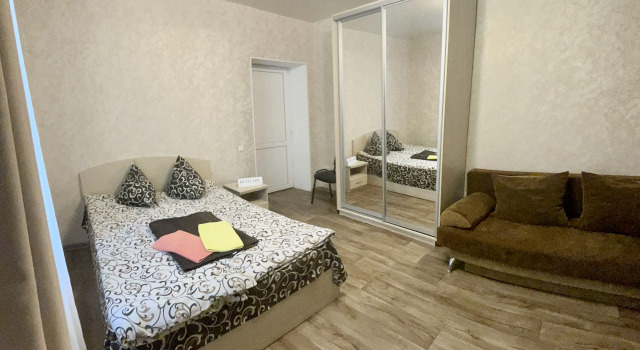 Trekhkomnatnye Apartamenty V Professorskom Ugolke Apartments, Rezervovat Apartmán Alushta 