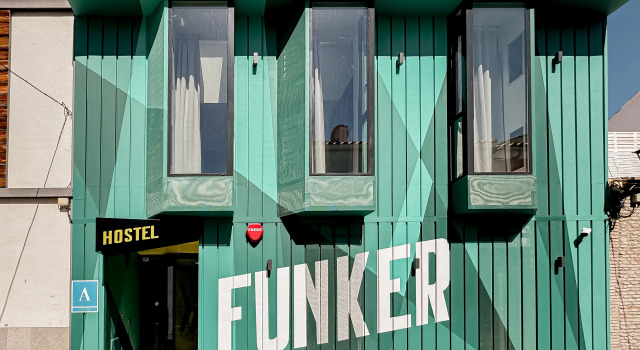 Funker Hostel, Забронировать Хостел Хостелы Малаги, рядом с Музей Кармен Тиссен, Хостел