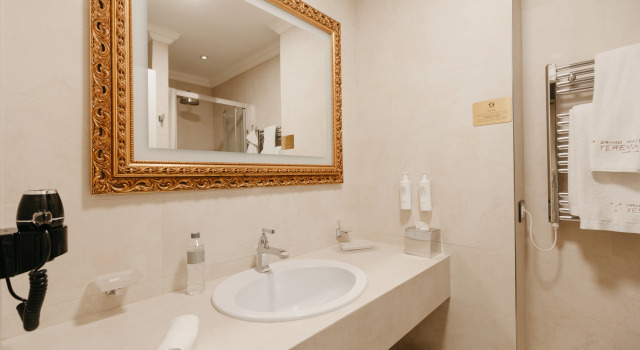 Klassisk  dobbelt værelse Royal Tulip Grand Hotel Yerevan