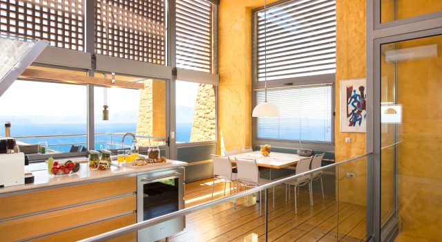 Вилла Beachfront Ravdoucha Epavlis Eleni Villa - Pool, Hot Tub, Gym, Sauna, Private Parking, WiFi