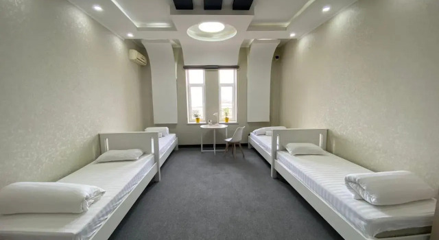 Letto in camerata con vista Caravan Hostel