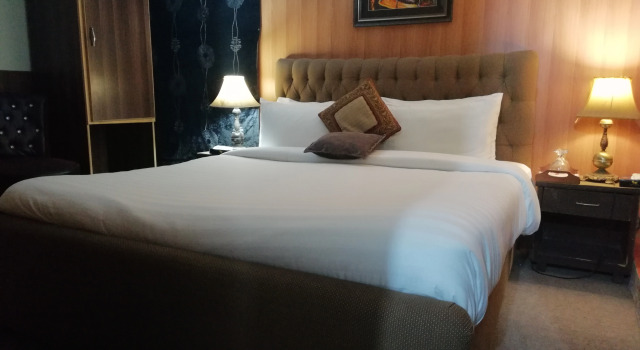 Camera Standard Lions Hotel Lahore