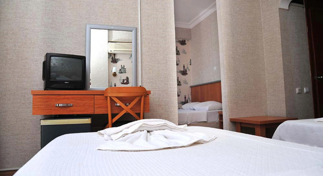 Standardowy rodzinny pokój i balkonem Arik Hotel