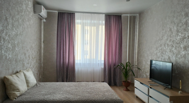 Ryadom S Trts Petrovskiy Flat, Book Apartment Hotels in Udmurtia with a Pool, Swimming Pool